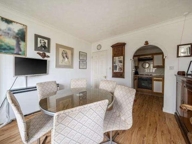 Flat for sale in The Slade, Oxfordshire