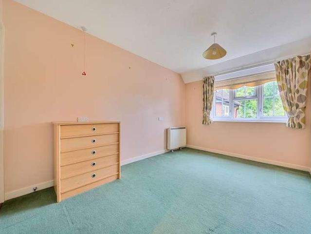 Flat for sale in Wildernesse, Sevenoaks