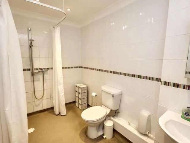 Flat for sale in London Borough of Redbridge, Greater London