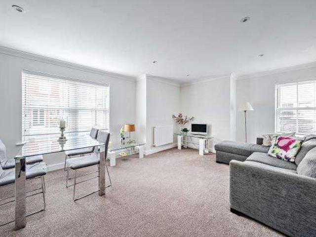 Flat for sale in Reading West, Reading