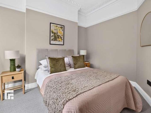 Flat for sale in Canton, Cardiff