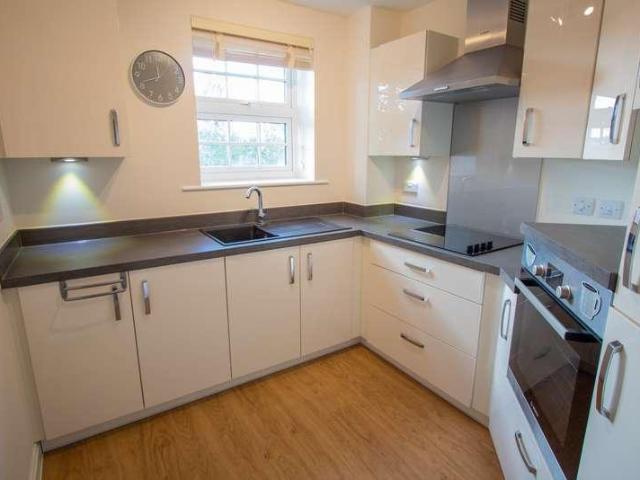 Flat for sale in Ottery St. Mary, Budlake