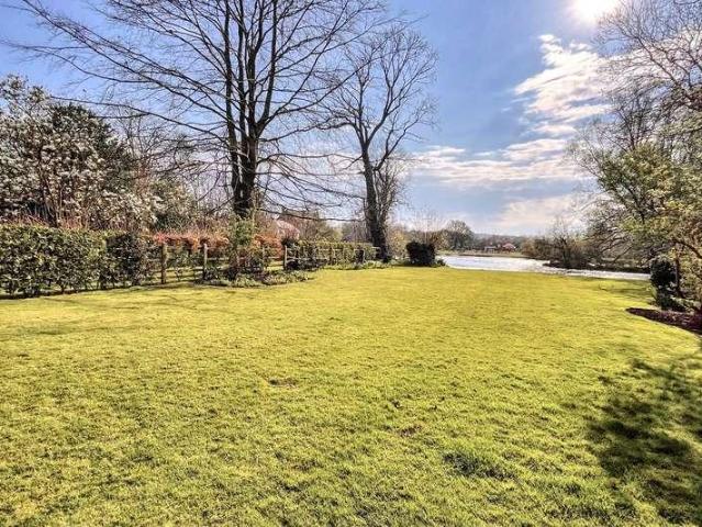 Flat for sale in Horseport, Ashurst Bridge