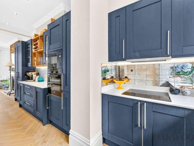Flat for sale in Stoke Newington, Greater London