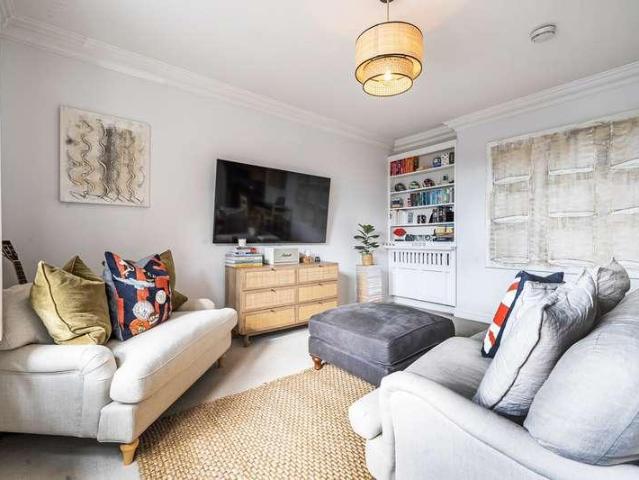 Flat for sale in Evershot, Oxfordshire