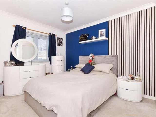 Flat for sale in Bourne Vale, Kent