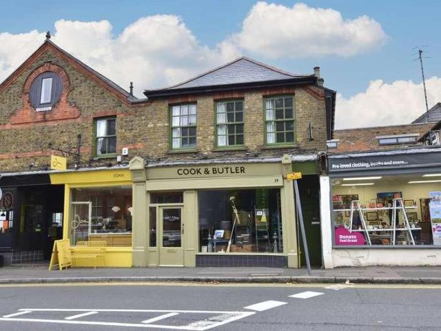 Flat for sale in Ashlyns Estate, Pouchen End