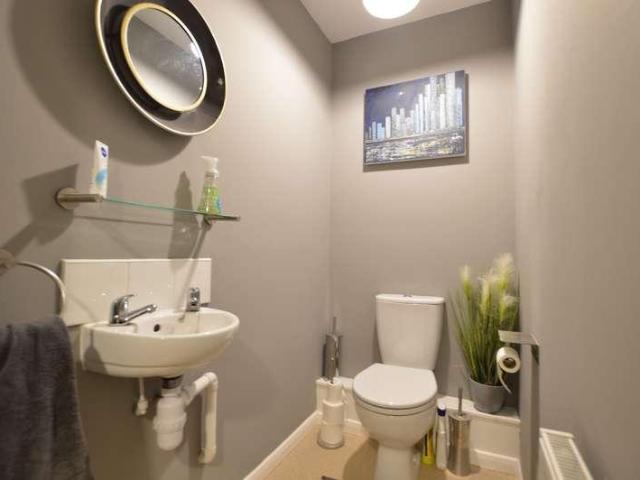 Flat for sale in Almshouses, Barholm