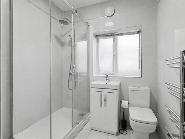 Flat for sale in Abbey Park, Barton In Fabis
