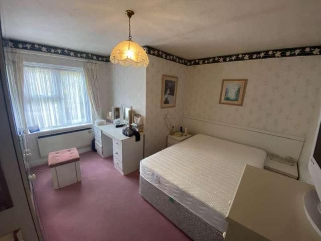 Flat for sale in Elstree and Borehamwood, Elstree