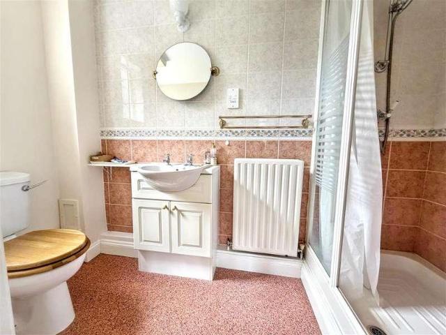 Flat for sale in Berrick Salome, Oxfordshire