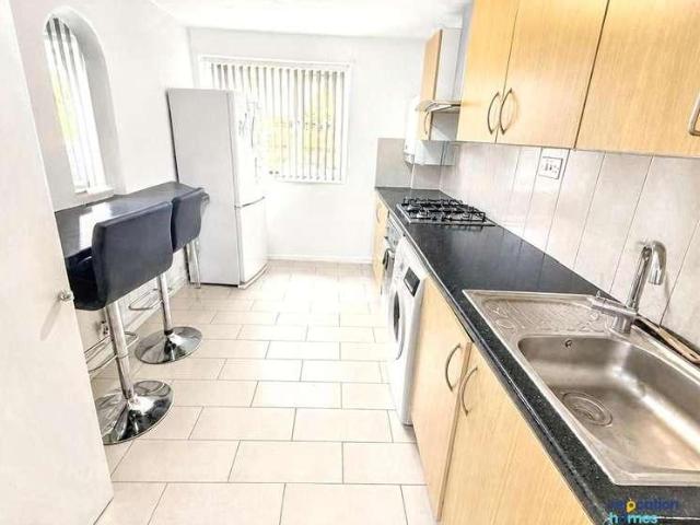 Flat for sale in Broxbourne, Hertfordshire