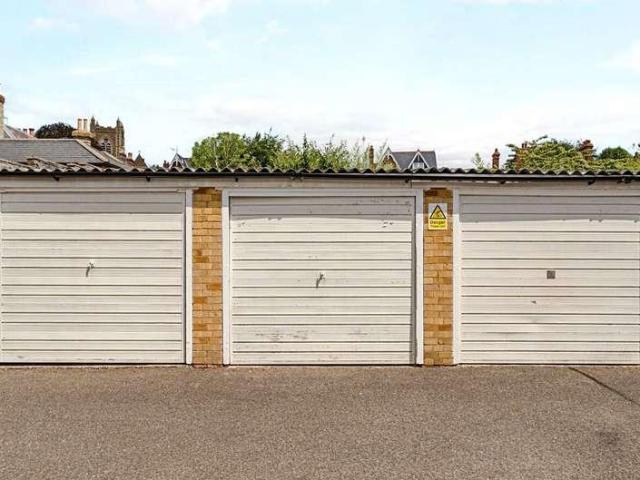 Flat for sale in Charlotteville, Guildford