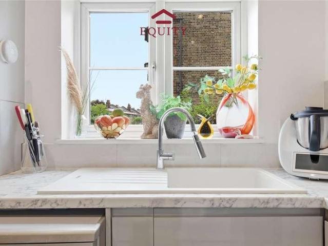 Flat for sale in Greater London