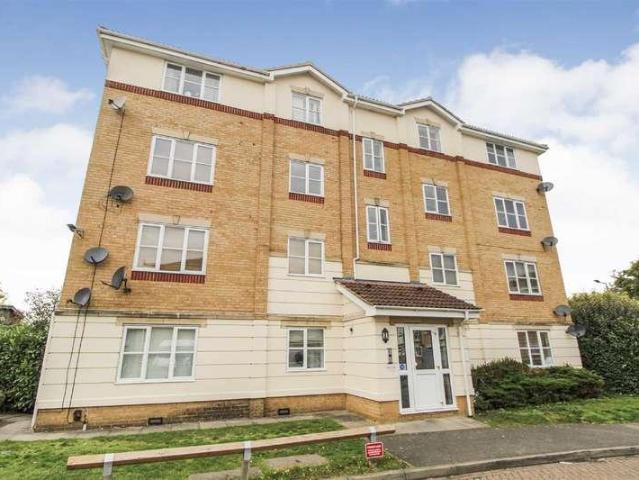 Flat for sale in Slough