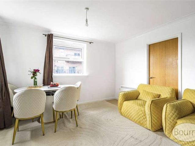 Flat for sale in Westfield, Woking