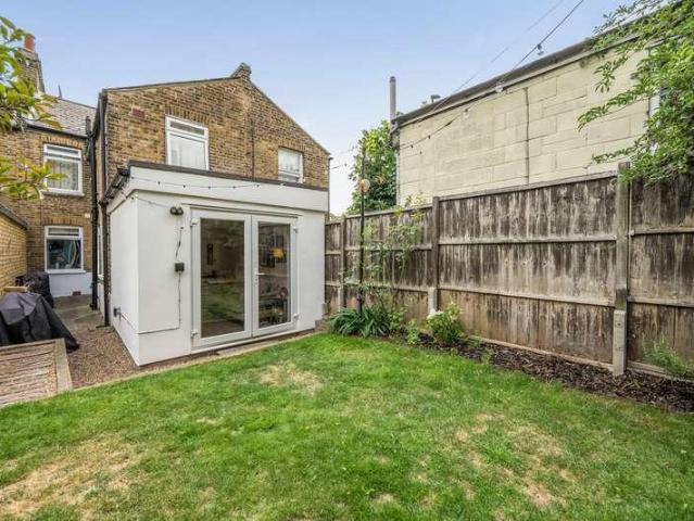 Flat for sale in Bell Green, Greater London