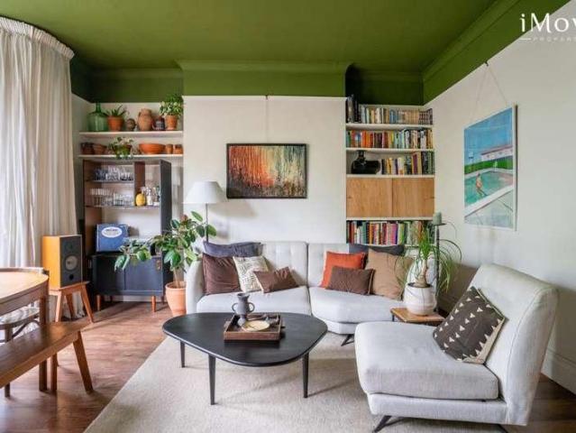 Flat for sale in West Norwood, Greater London