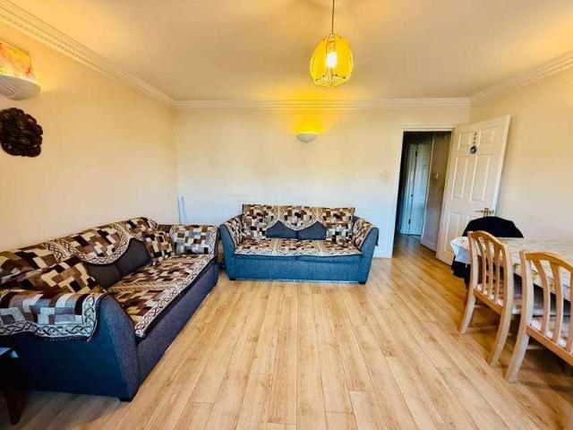 Flat for sale in Preston, Greater London
