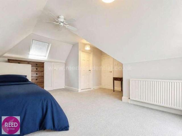 Flat for sale in Alton Barnes, Essex
