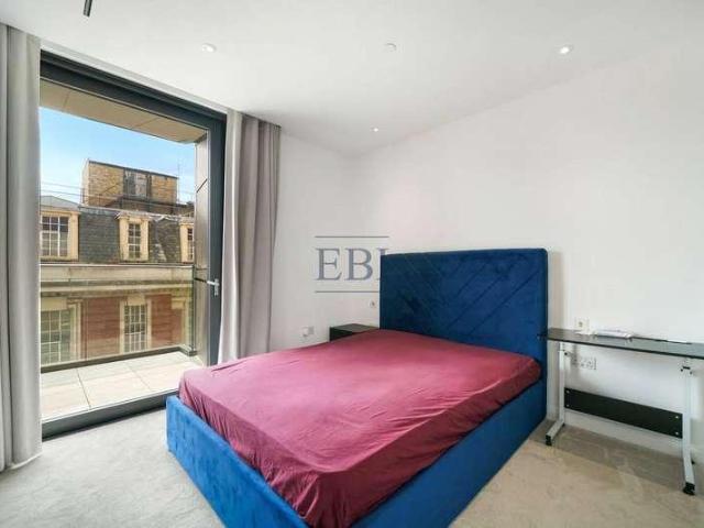 Flat for sale in Finsbury, Greater London