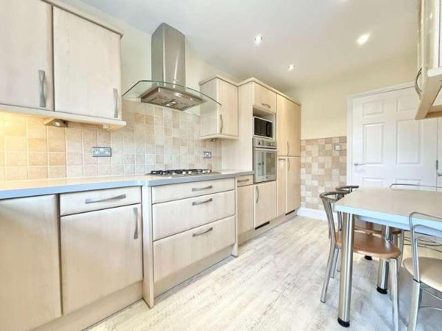 Flat for sale in Marshside, Southport