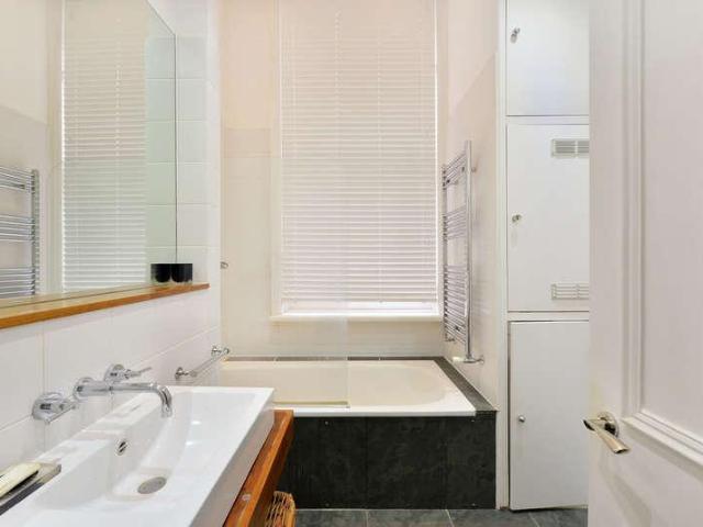 Flat for sale in South Kensington, Greater London