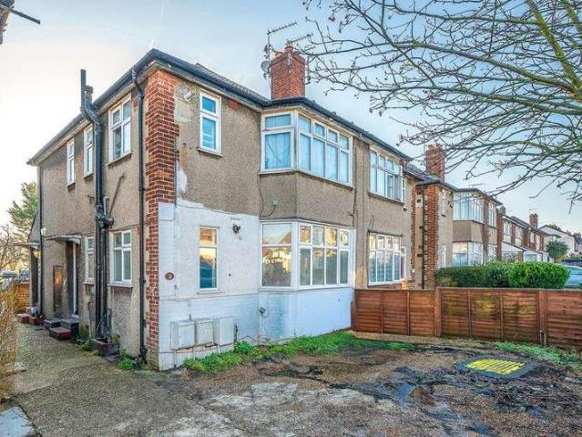Flat for sale in Widmore, Greater London
