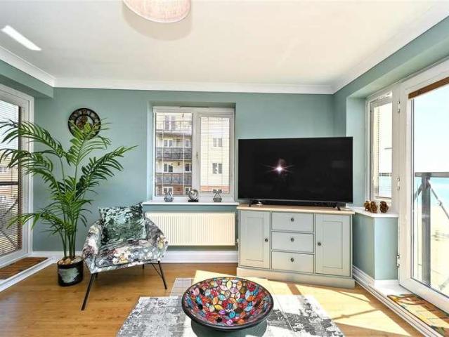 Flat for sale in Sovereign Harbour, Eastbourne