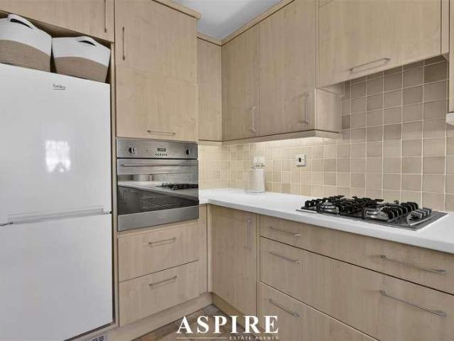 Flat for sale in Barling, Essex