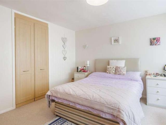 Flat for sale in Coopersale Street, Epping