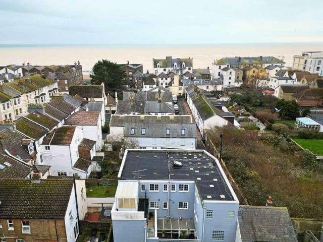 Flat for sale in West Worthing, Worthing