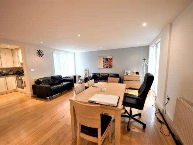 Flat for sale in Holloway, Lower Holloway