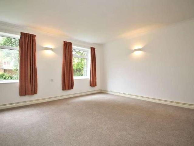 Flat for sale in Reading West, Reading