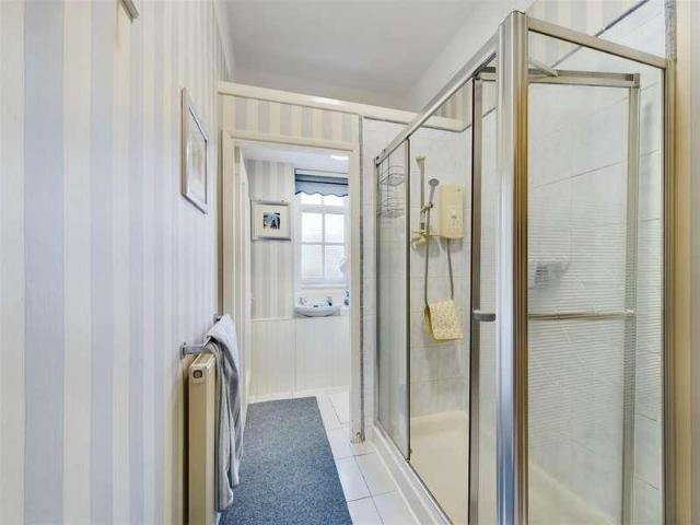 Flat for sale in South Cliff, Kepwick