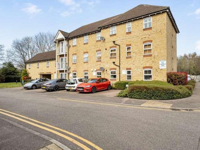 Flat for sale in The Butts, Kent