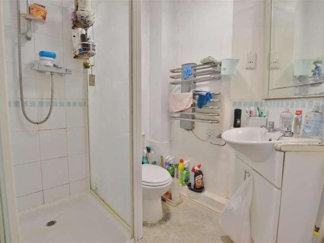 Flat for sale in Chalvey, Slough