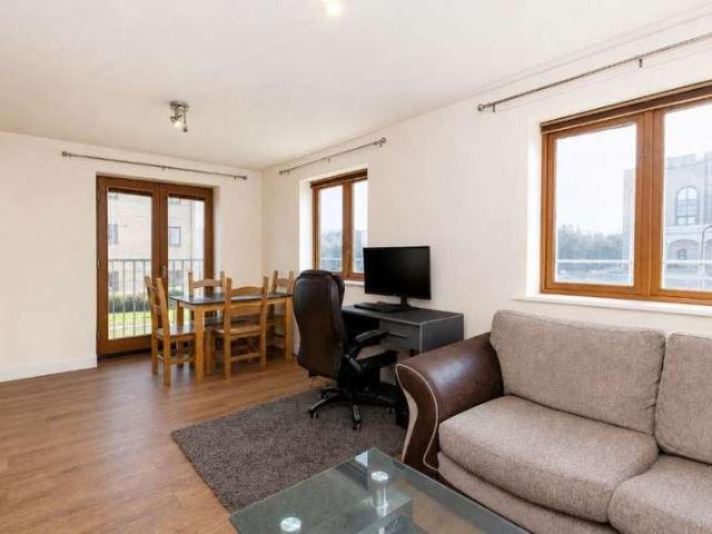 Flat for sale in Fenny Stratford, Milton Keynes