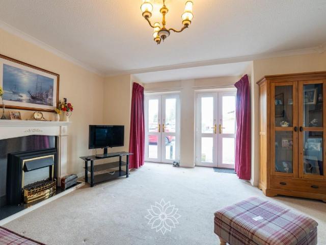 Flat for sale in Pamington, Gloucestershire