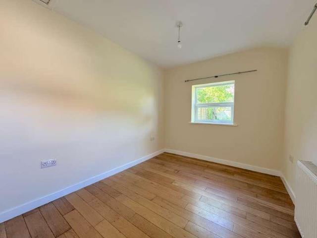 Flat for sale in Yeovil, Somerset