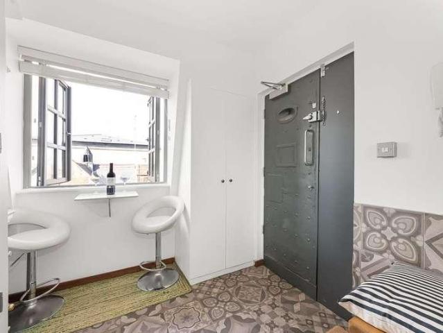 Flat for sale in Greater London