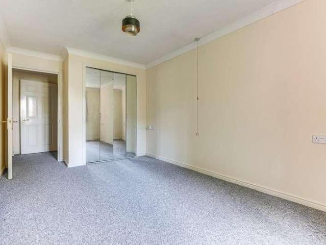 Flat for sale in Enfield Wash, Greater London