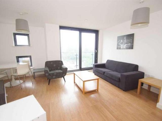 Flat for sale in Quarry Hill, West Yorkshire