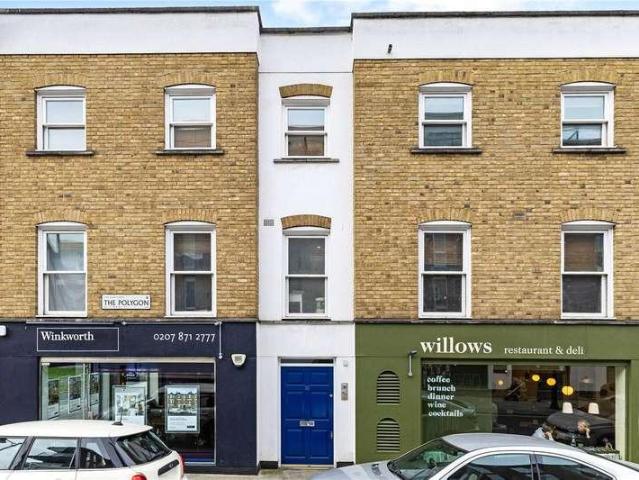 Flat for sale in Clapham, Greater London