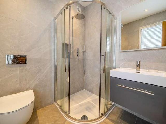 Flat for sale in Southlea, Datchet