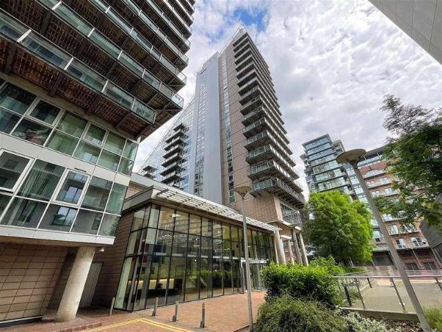 Flat for sale in City Centre, Salford