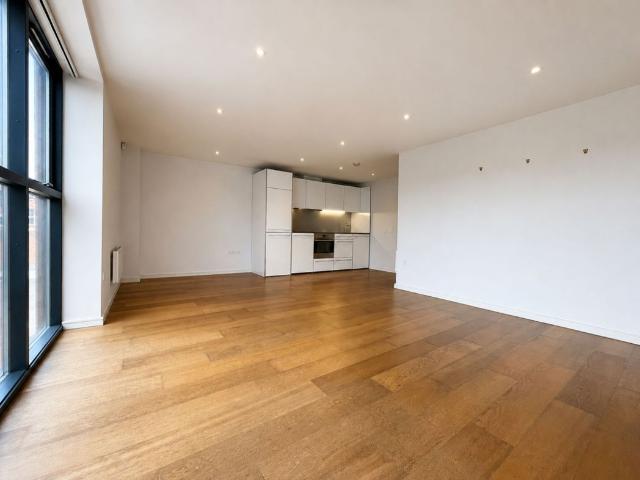 Flat for sale in Feckenham, City Of Bristol