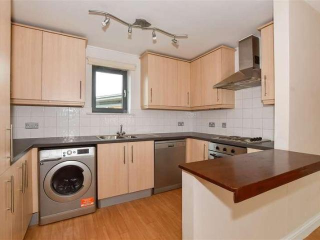 Flat for sale in Horsham, West Sussex