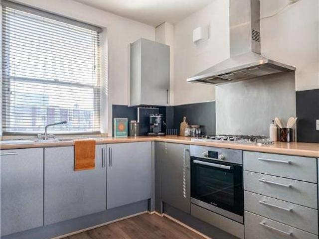 Flat for sale in Kilburn, Greater London