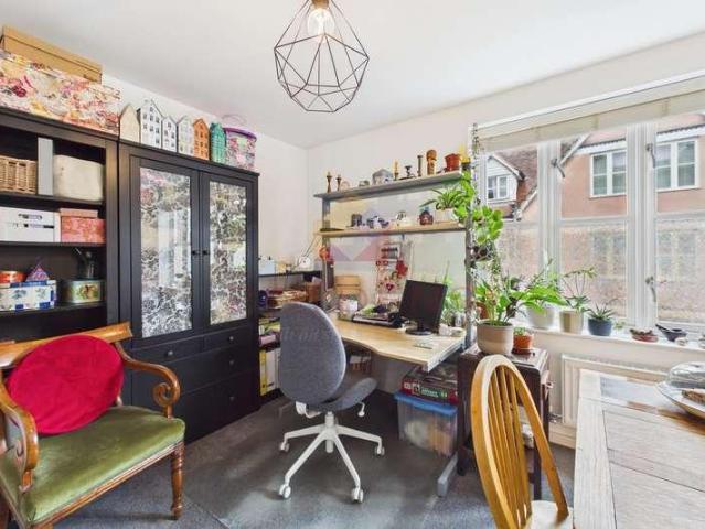 Flat for sale in Duton Hill, Essex